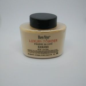 *SOLD* Ben Nye Banana Powder